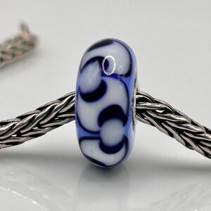 TROLLBEADS Opaque Blue & White Abstract Unique LAA 925S NEW Condition